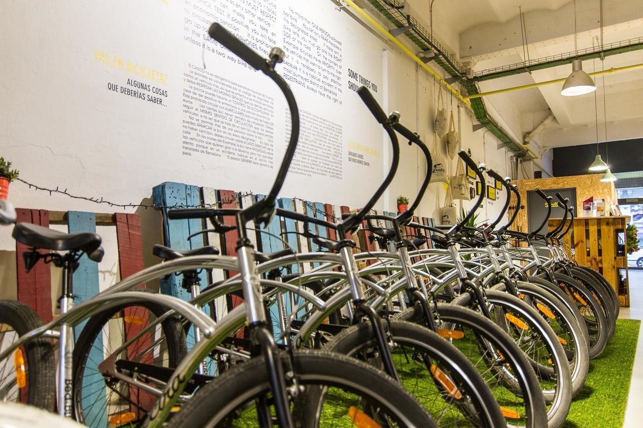 Hostel Bed And Bike Barcelona Exteriér fotografie